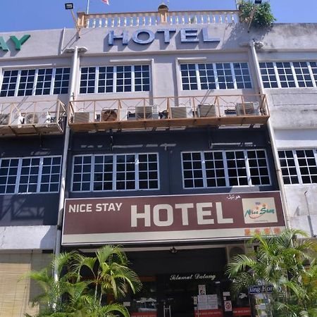 Nice Stay Hotel Raub Extérieur photo