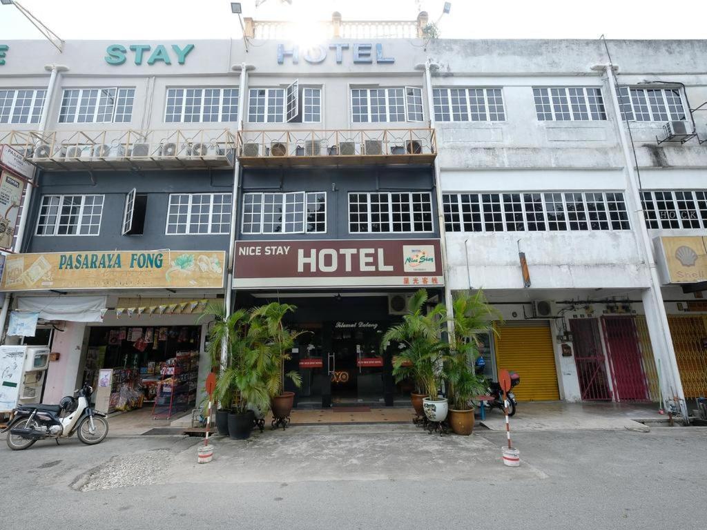 Nice Stay Hotel Raub Extérieur photo